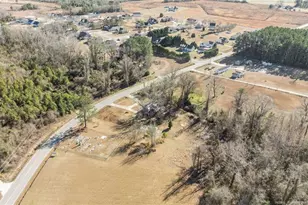 1737 W Carthage Rd, Lumberton, NC 28360 - Photo 17