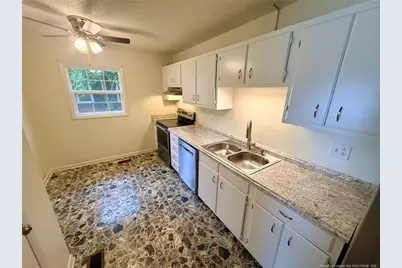1009 Louisburg Place, Fayetteville, NC 28311 - Photo 9