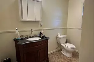 109 W Chestnut St, Maxton, NC 28364 - Photo 17