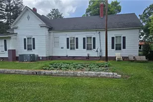 203 E Jackson St, Rowland, NC 28340 - Photo 1