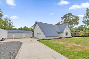 12541 Lakewood Dr, Laurinburg, NC 28352 - Photo 3