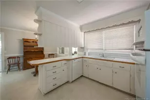 502 N Main St, Salemburg, NC 28385 - Photo 7