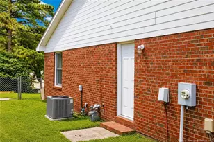 1635 Winnabow Dr, Fayetteville, NC 28304 - Photo 3