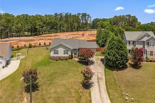 212 Loxley Ln, Sanford, NC 27330 - Photo 3