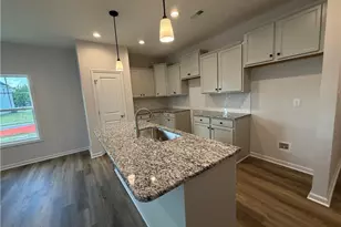 591 Ashley Hts Dr, Aberdeen, NC 28315 - Photo 3