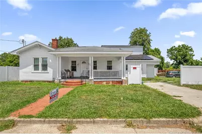 305 E 11th Street, Lumberton, NC 28358 - Photo 1