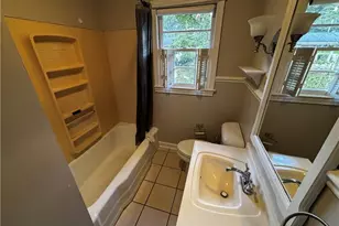 704 W 27th St, Lumberton, NC 28358 - Photo 15