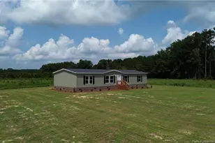 866 Roberta Rd, Fairmont, NC 28340 - Photo 1