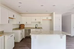 411 Jefferson Dr, Fayetteville, NC 28304 - Photo 11