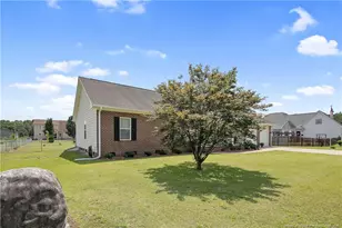 1916 Pineville Dr, Hope Mills, NC 28348 - Photo 3