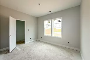 5435 Tall Timbers (102) Ct, Fayetteville, NC 28311 - Photo 3