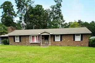 823 E Donaldson Ave, Raeford, NC 28376 - Photo 3