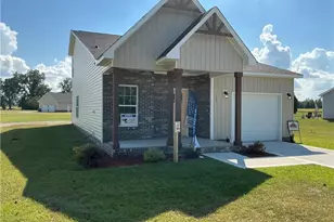 123 Velton St, Lumberton, NC 28358 - Photo 1