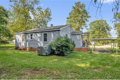 104 E Cottingham Street, Maxton, NC 28364 - Photo 21