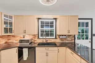1933 Merrimac Dr, Fayetteville, NC 28304 - Photo 15