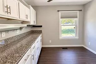 1916 Paisley Ave, Fayetteville, NC 28304 - Photo 9