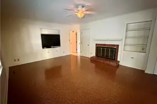 112 Elmhurst Dr, Lumberton, NC 28358 - Photo 3