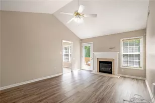 5021 Miranda Dr, Hope Mills, NC 28348 - Photo 5