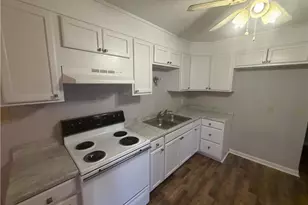 2101 Decor St, Fayetteville, NC 28304 - Photo 5