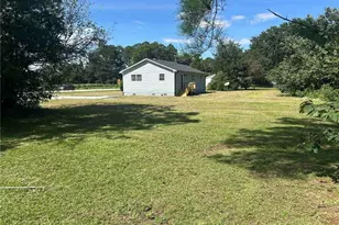 1435 Strickland Bridge Rd, Fayetteville, NC 28304 - Photo 3