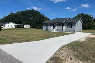 1435 Strickland Bridge Rd, Fayetteville, NC 28304 - Photo 7