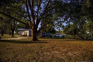 1227 McLean Rd, Lumberton, NC 28358 - Photo 9