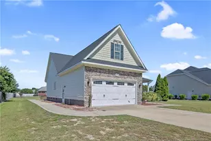 1633 Holloman Dr, Fayetteville, NC 28312 - Photo 3