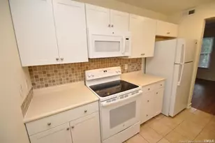 100 Carmichael Ct, Cary, NC 27511 - Photo 9