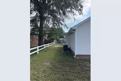 5826 Bloomsbury Drive, Fayetteville, NC 28306 - Photo 17