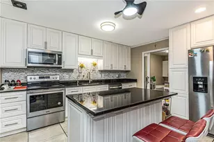 1060 Strickland Bridge Rd, Fayetteville, NC 28304 - Photo 7