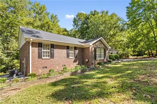 2196 Cleveland Cir, Sanford, NC 27332 - Photo 5