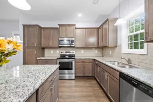 1589 Mount Rainer Dr, Fayetteville, NC 28301 - Photo 9