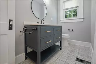 209 N Churchill Dr N, Fayetteville, NC 28303 - Photo 25