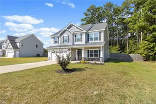 3846 Standardbred Dr, Hope Mills, NC 28348 - Photo 3