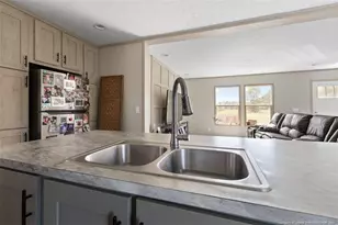 266 Donna St, Saint Pauls, NC 28384 - Photo 7
