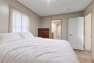 266 Donna St, Saint Pauls, NC 28384 - Photo 15