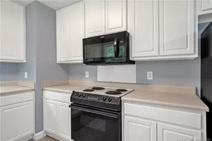 3858 Red Oak Dr, Fayetteville, NC 28306 - Photo 9
