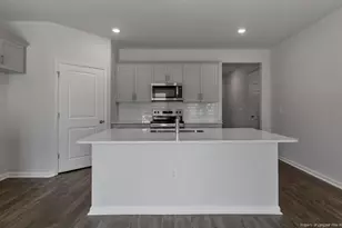 324 Maddox Dr, Aberdeen, NC 28315 - Photo 5