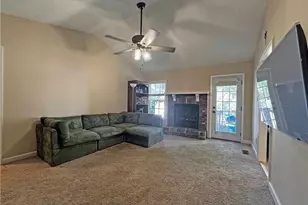 709 Longview Dr, Fayetteville, NC 28311 - Photo 7