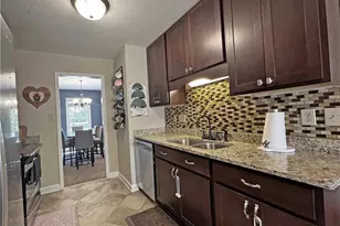 709 Longview Dr, Fayetteville, NC 28311 - Photo 9