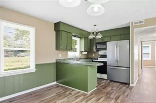 109 E Walnut St, Bladenboro, NC 28320 - Photo 11