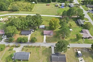 109 E Walnut St, Bladenboro, NC 28320 - Photo 49