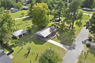 109 E Walnut St, Bladenboro, NC 28320 - Photo 43