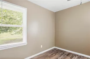109 E Walnut St, Bladenboro, NC 28320 - Photo 29