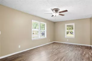 109 E Walnut St, Bladenboro, NC 28320 - Photo 9