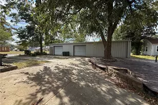 1100 N Barker St, Lumberton, NC 28358 - Photo 5