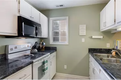 2705 Preston Woods Lane #9, Fayetteville, NC 28304 - Photo 11