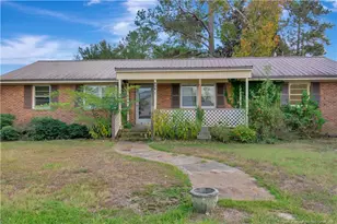 127 Lake Dr, Lumberton, NC 28358 - Photo 3