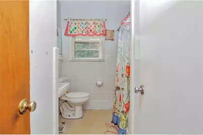 127 Lake Drive, Lumberton, NC 28358 - Photo 11