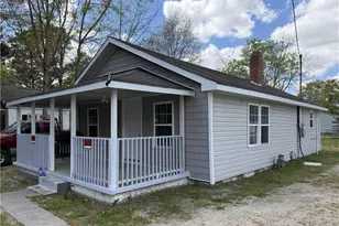 515 McInnis St, Pembroke, NC 28372 - Photo 3